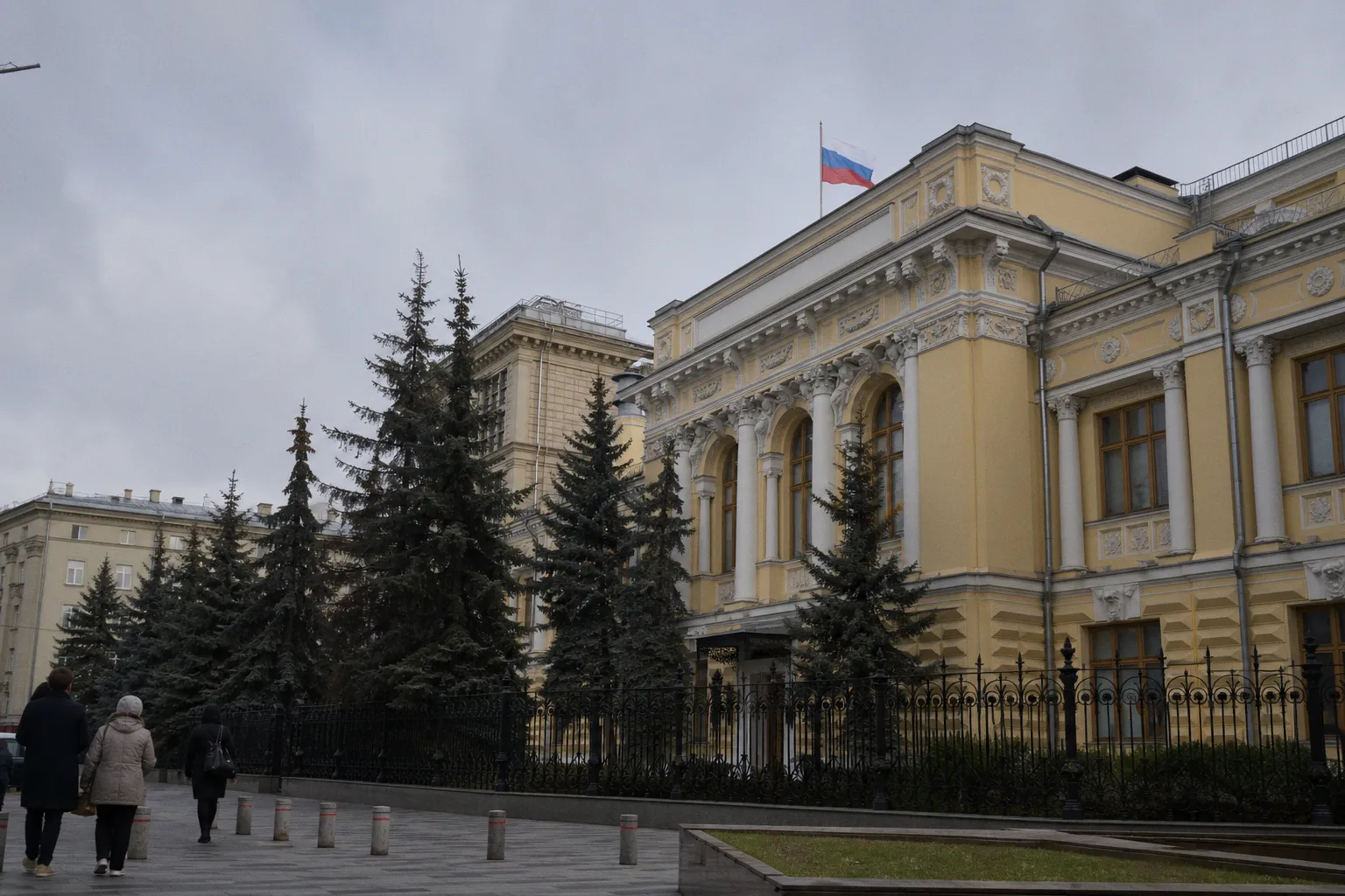 Новые лимиты ЦБ на выдачу кредитов: что изменилось с июля