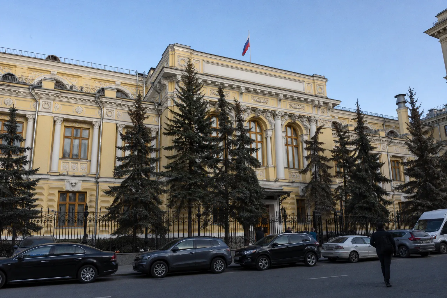 Почему в июне ускорился спрос на ипотеку и замедлился рост корпоративных кредитов